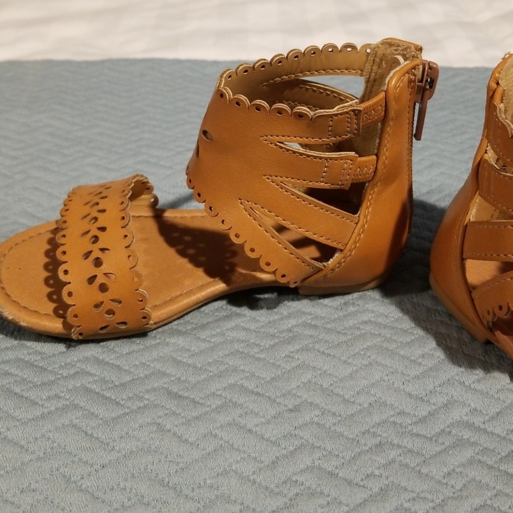 Cat and Jack toddler sandals - Picture 2 of 4